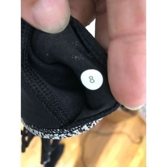 Lululemon back Free To Be Zen Bra size 6 …0392 - Picture 4 of 4